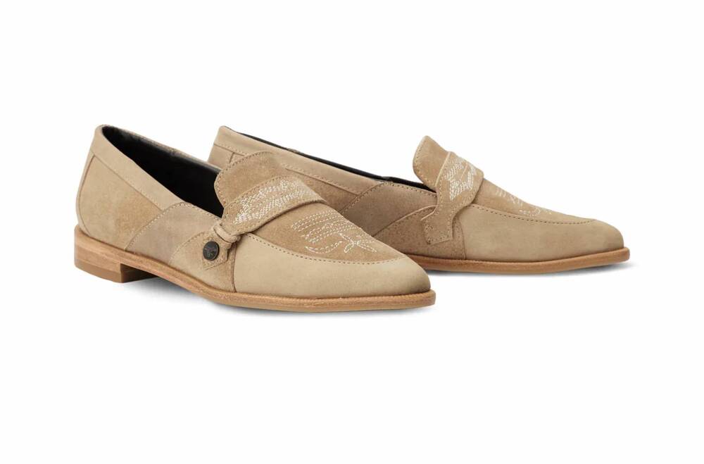 NEW LANE BOOTS women's martingale loafer in latte